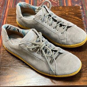 Born Gray Sneakers with Yellow Sole